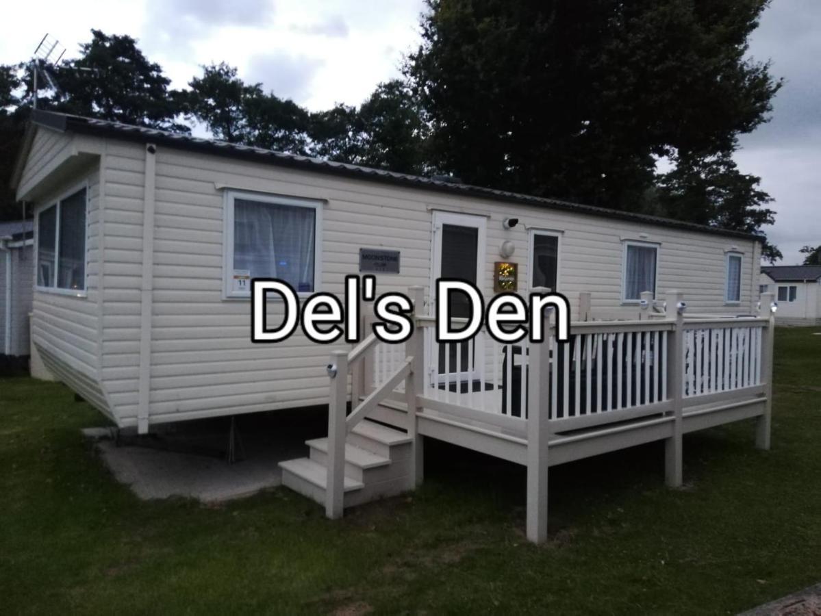 Del'S Den Lakeside Weeley Bridge المظهر الخارجي الصورة